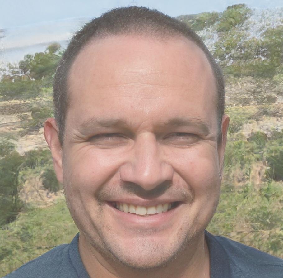Carlos Mendoza, Director Financiero